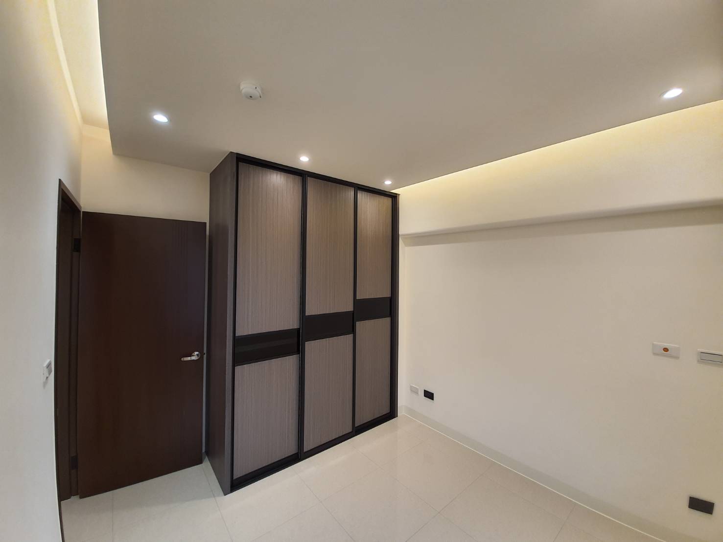 立體反間接照明天花板